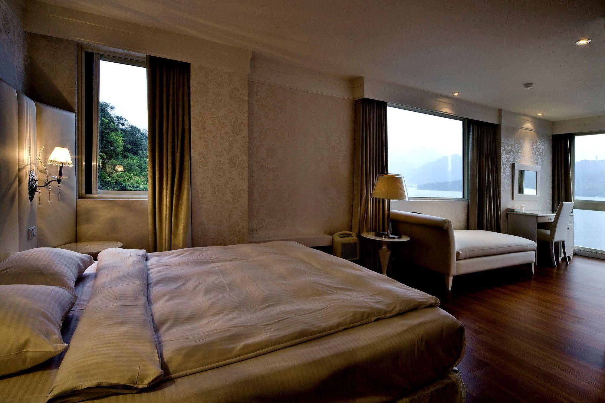 Spa Home Sun Moon Lake Luxury Lakeside Hotel Yuchi Exterior photo